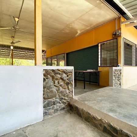 Oyo 90268 Lohan Point Lodge Ranau Ngoại thất bức ảnh