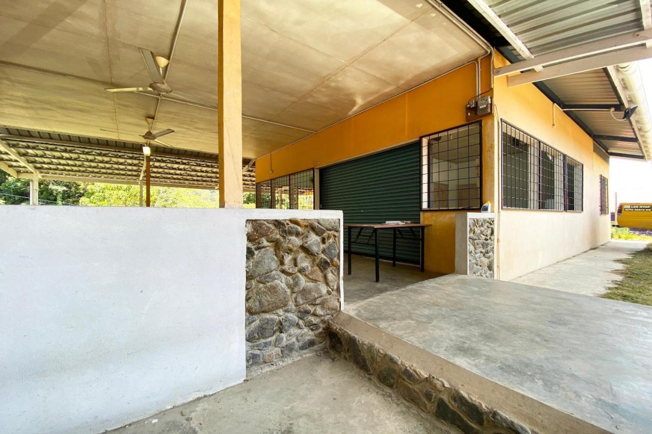 Oyo 90268 Lohan Point Lodge Ranau Ngoại thất bức ảnh