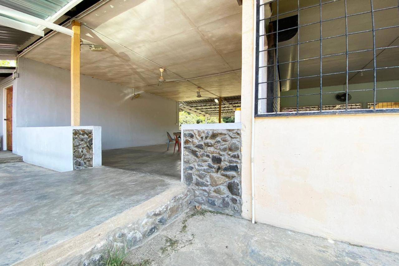 Oyo 90268 Lohan Point Lodge Ranau Ngoại thất bức ảnh