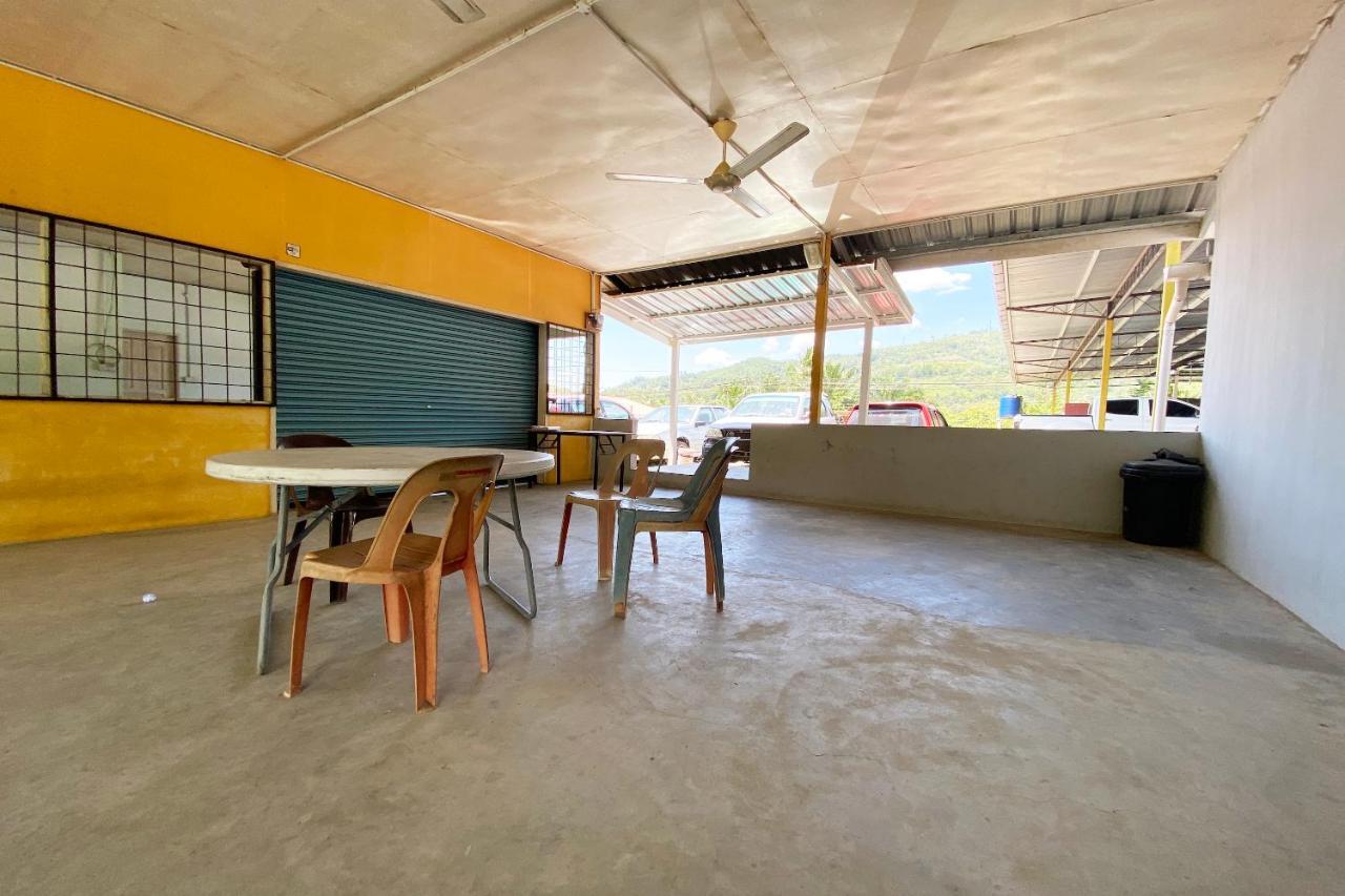 Oyo 90268 Lohan Point Lodge Ranau Ngoại thất bức ảnh